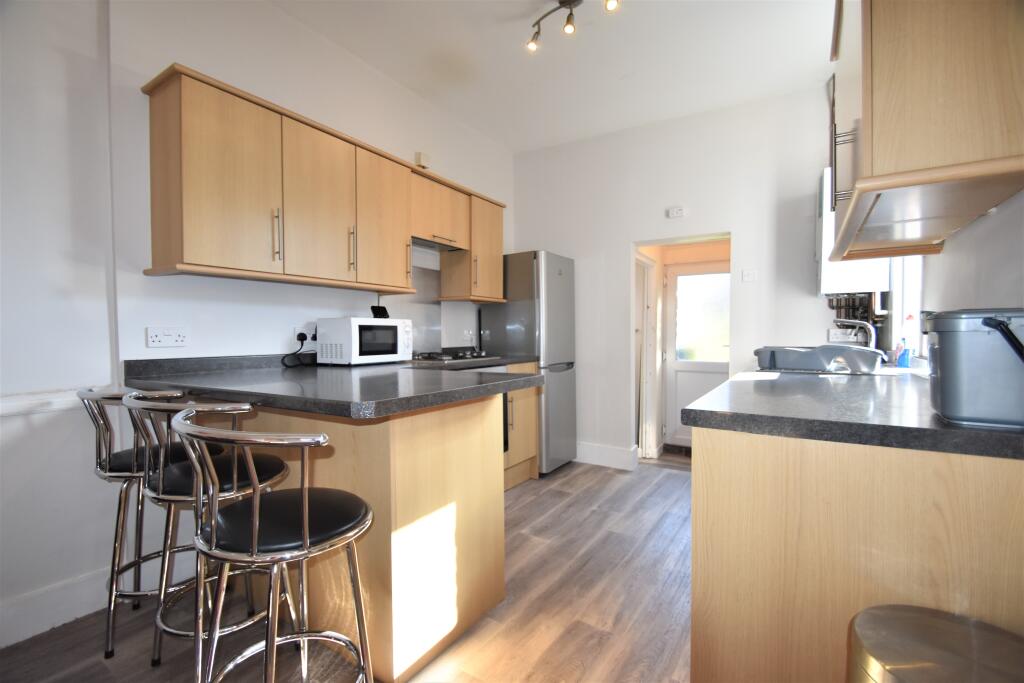 5 bed Detached for rent in Portsmouth. From Beals - Southsea