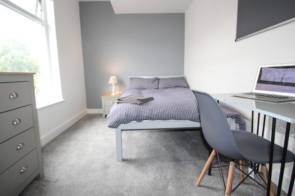 7 bed Mid Terraced House for rent in Portsmouth. From Beals - Southsea