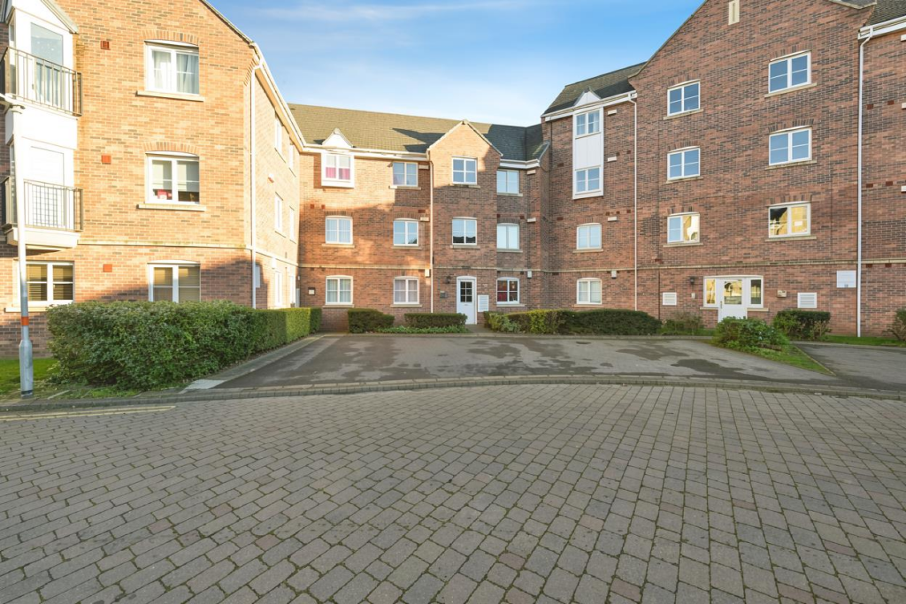 2 bed Apartment for rent in Northampton. From P and R Property - Luton