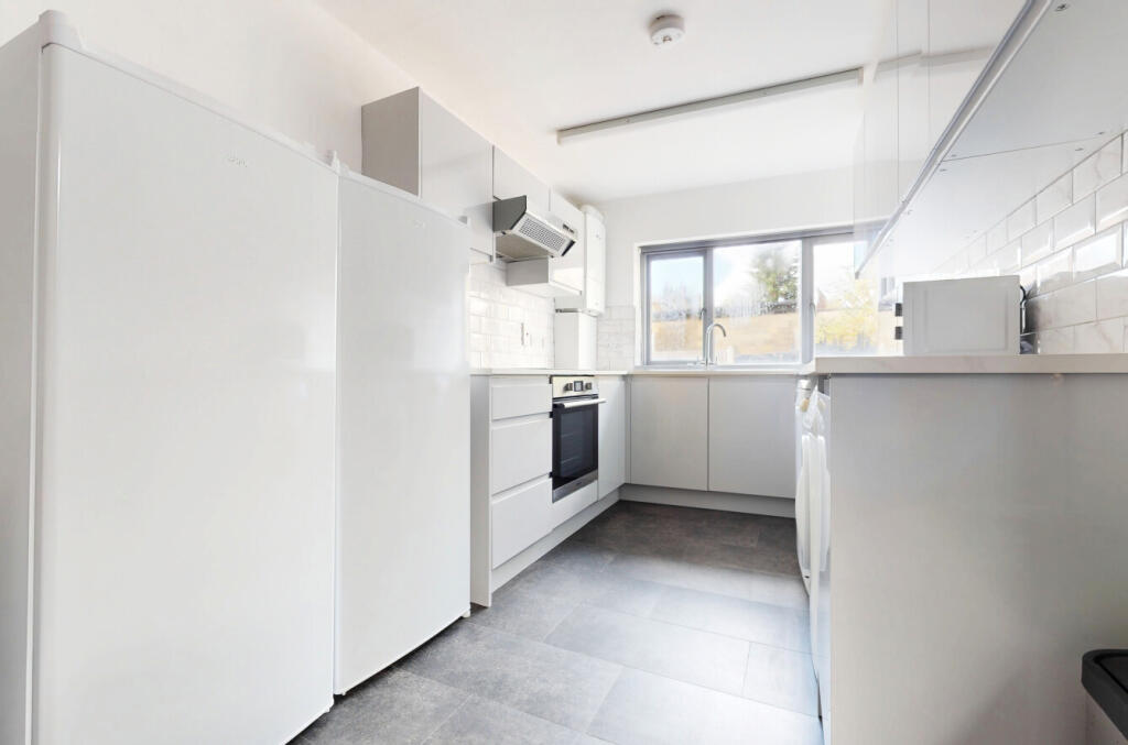 4 bed Detached for rent in Upper Swainswick. From Roman City Property Management Ltd - Bath