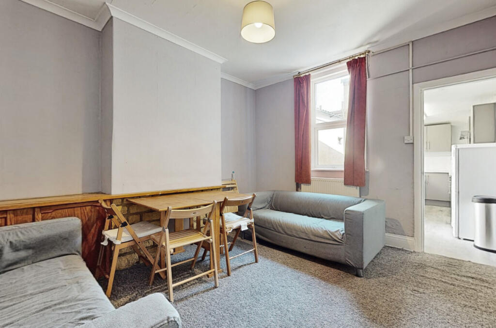 1 bed End of Terrace for rent in Kelston. From Roman City Property Management Ltd - Bath 1 bed End of Terrace for rent in Kelston. From Roman City Property Management Ltd - Bath