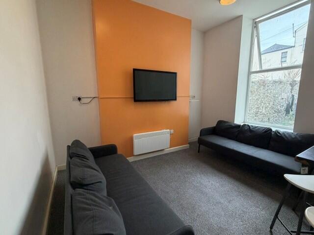 7 bed 1st Floor Flat for rent in Plymouth. From Student Life - Plymouth 7 bed 1st Floor Flat for rent in Plymouth. From Student Life - Plymouth