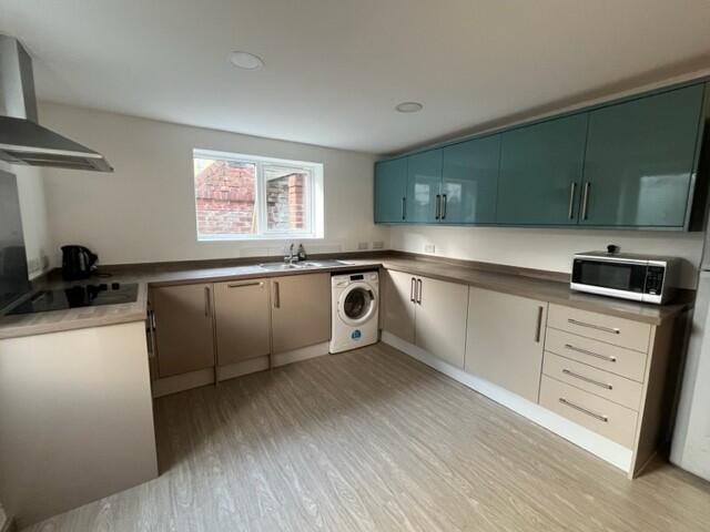 5 bed Mid Terraced House for rent in Plymouth. From Student Life - Plymouth 5 bed Mid Terraced House for rent in Plymouth. From Student Life - Plymouth