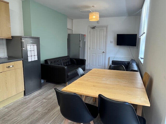 6 bed House Share for rent in Plymouth. From Student Life - Plymouth 6 bed House Share for rent in Plymouth. From Student Life - Plymouth