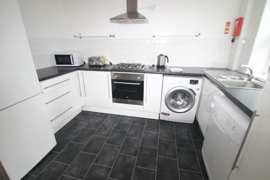 5 bed Mid Terraced House for rent in Plymouth. From Student Life - Plymouth