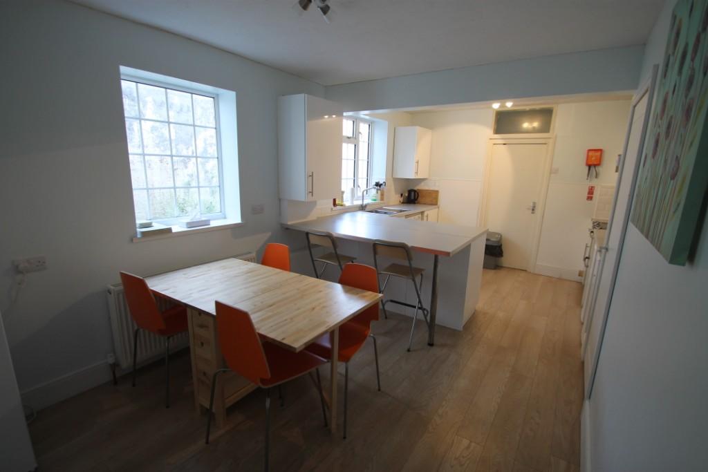 4 bed Mid Terraced House for rent in Plymouth. From Student Life - Plymouth 4 bed Mid Terraced House for rent in Plymouth. From Student Life - Plymouth