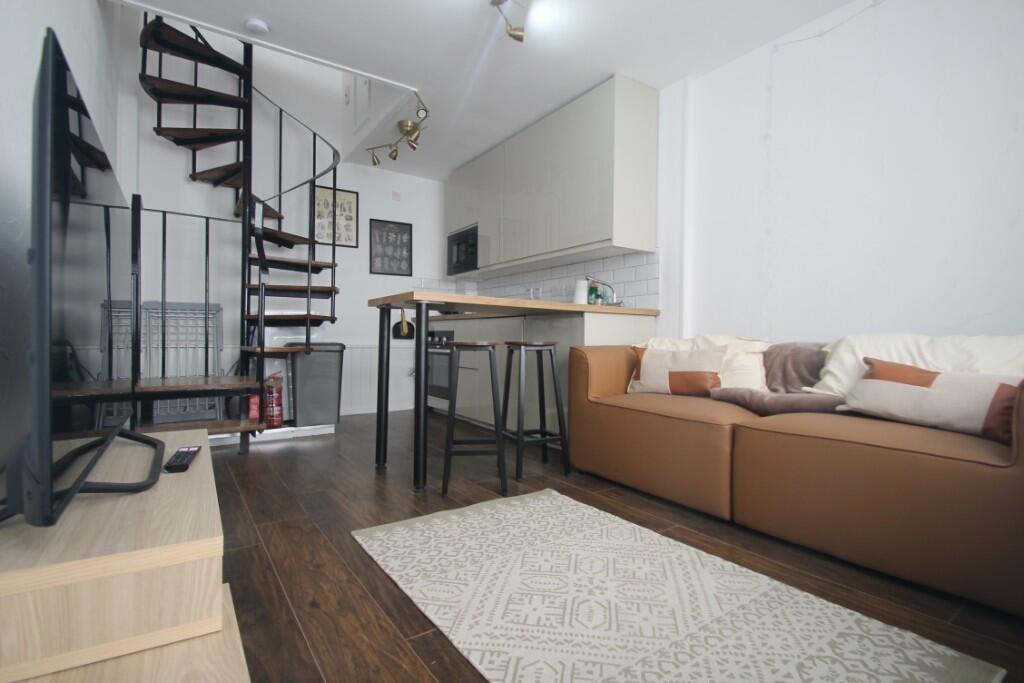 1 bed Mews for rent in Plymouth. From Student Life - Plymouth