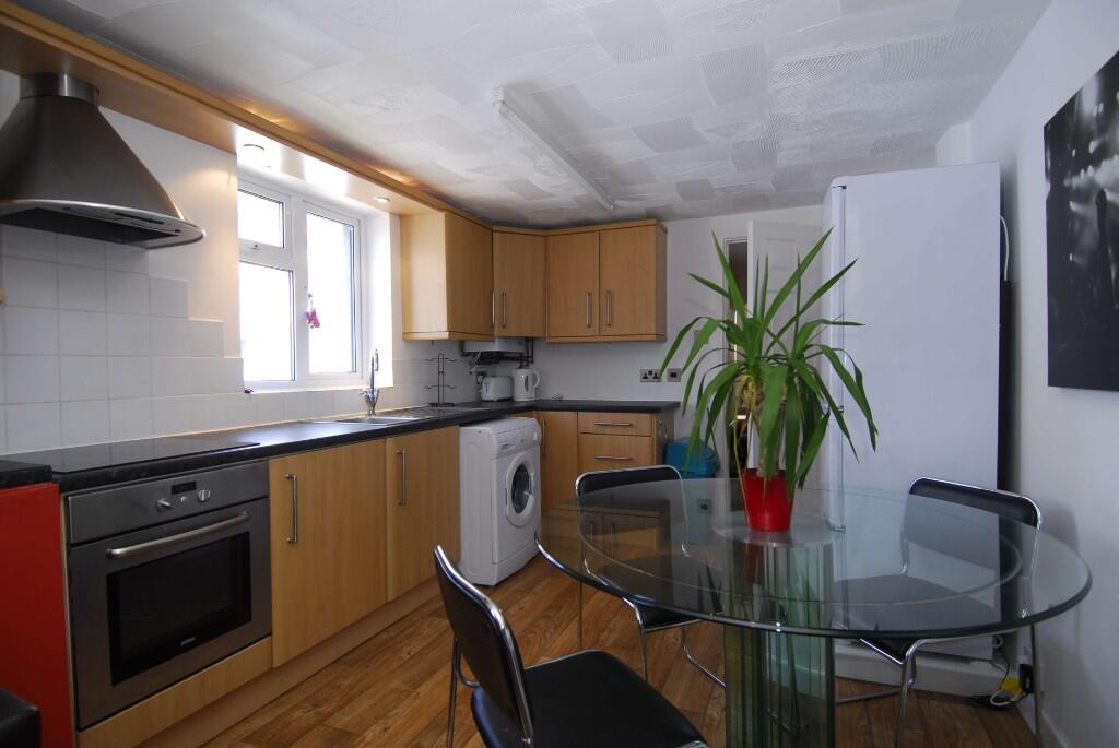 3 bed 1st Floor Flat for rent in Plymouth. From Student Life - Plymouth
