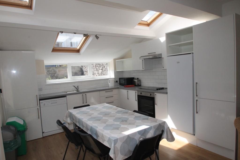6 bed Mid Terraced House for rent in Plymouth. From Student Life - Plymouth 6 bed Mid Terraced House for rent in Plymouth. From Student Life - Plymouth