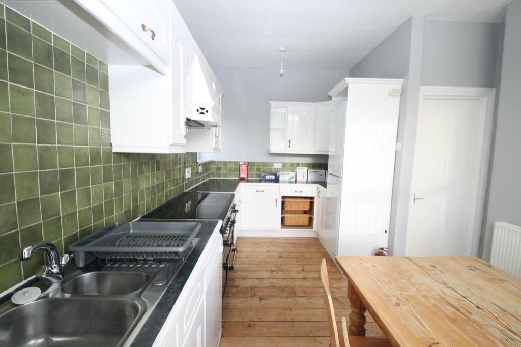 8 bed Mid Terraced House for rent in Plymouth. From Student Life - Plymouth