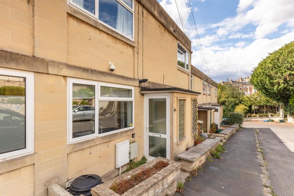 2 bed Mid Terraced House for rent in Bath. From Zest - Bath 2 bed Mid Terraced House for rent in Bath. From Zest - Bath