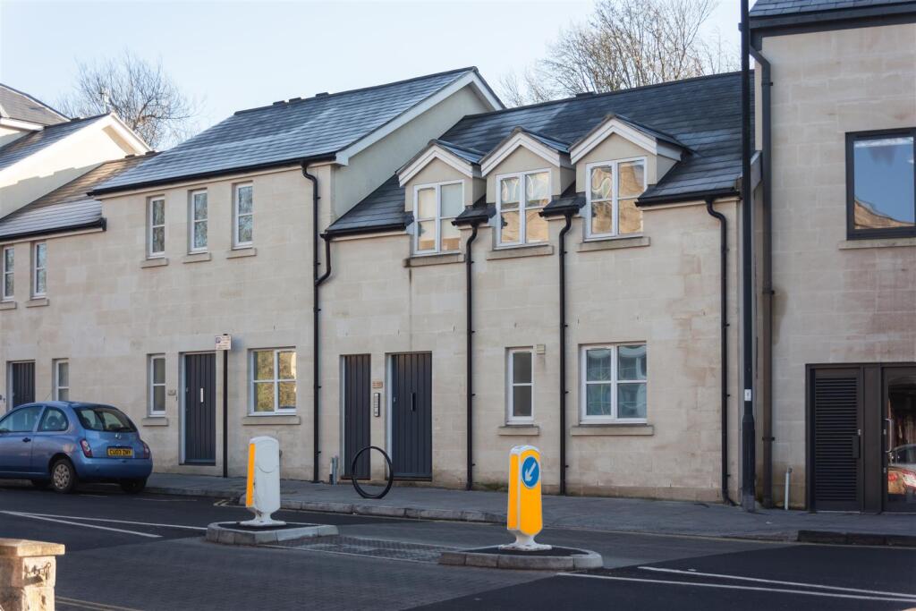 6 bed 1st Floor Flat for rent in Bath. From Zest - Bath