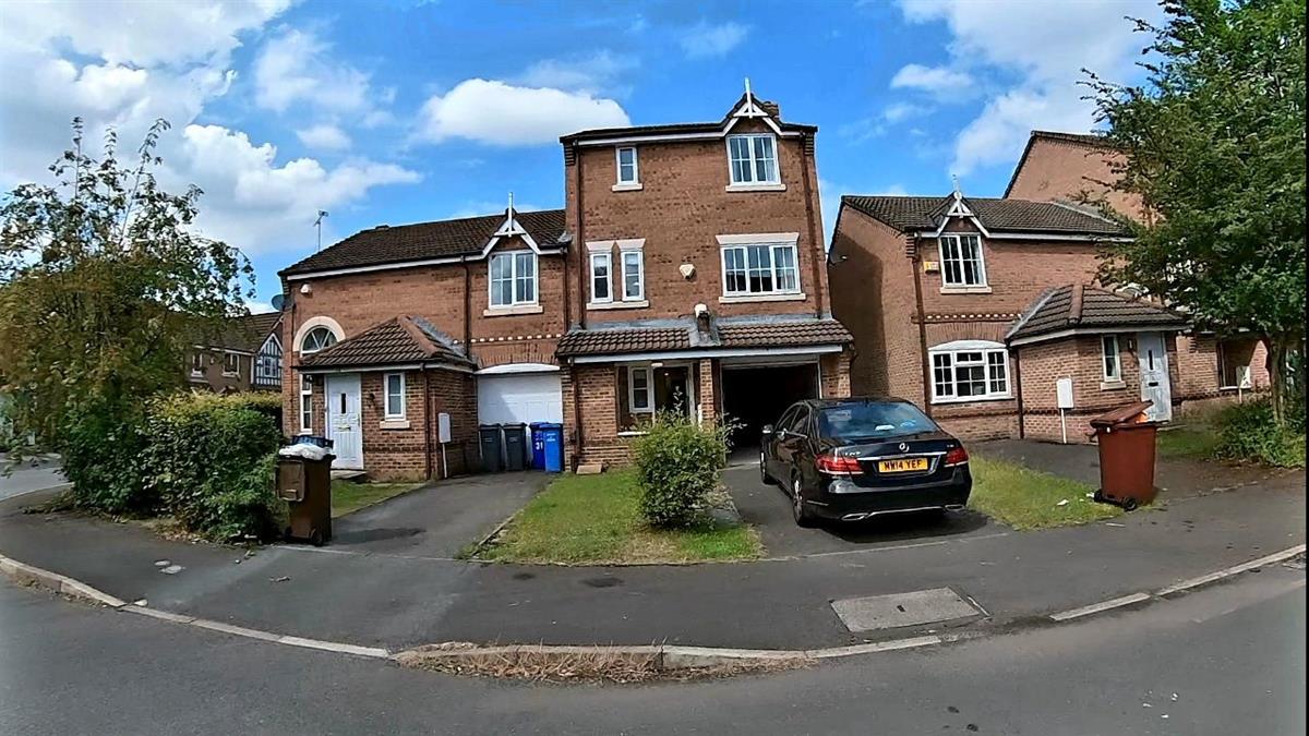 4 bed Semi Detached for rent in Manchester. From Buraq Estates