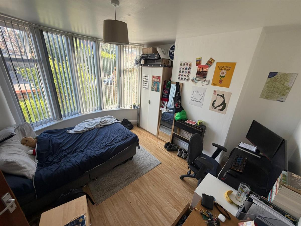 4 bed Semi Detached for rent in Manchester. From Buraq Estates