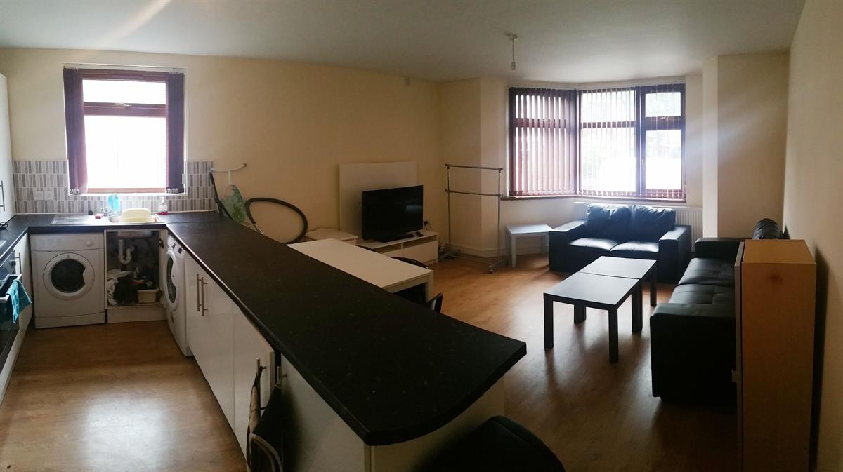 5 bed Apartment for rent in Manchester. From Buraq Estates