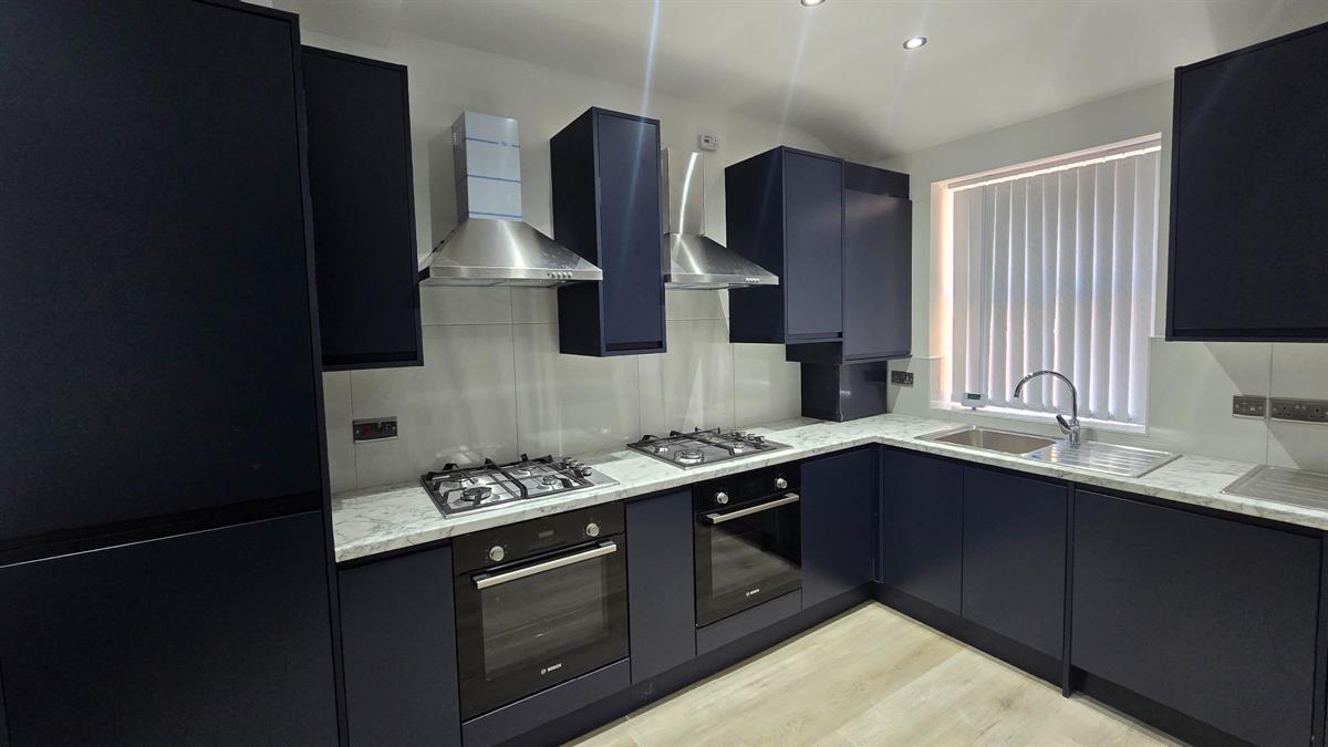 8 bed Mid Terraced House for rent in Manchester. From Buraq Estates