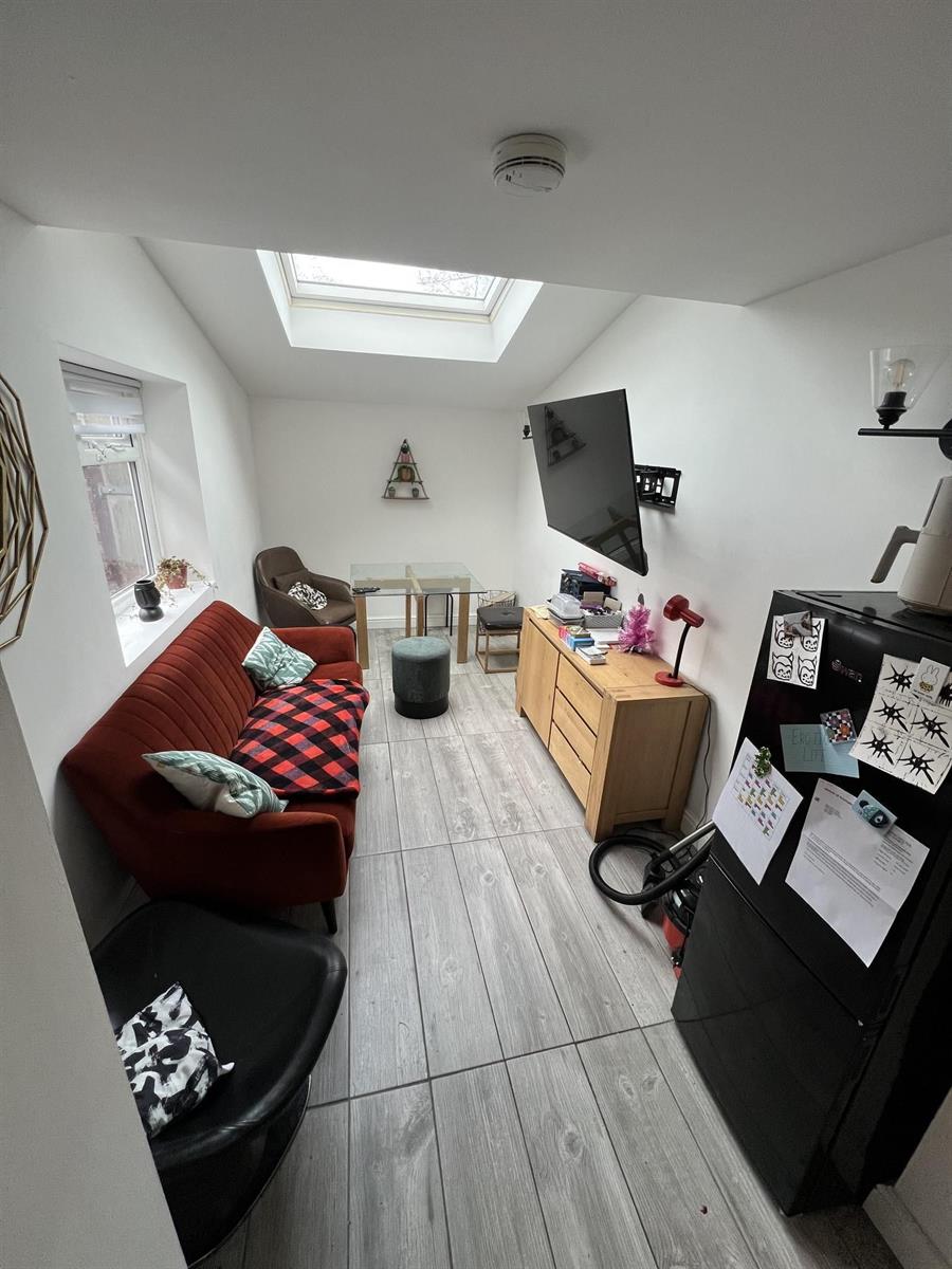 5 bed Semi Detached for rent in Manchester. From Buraq Estates