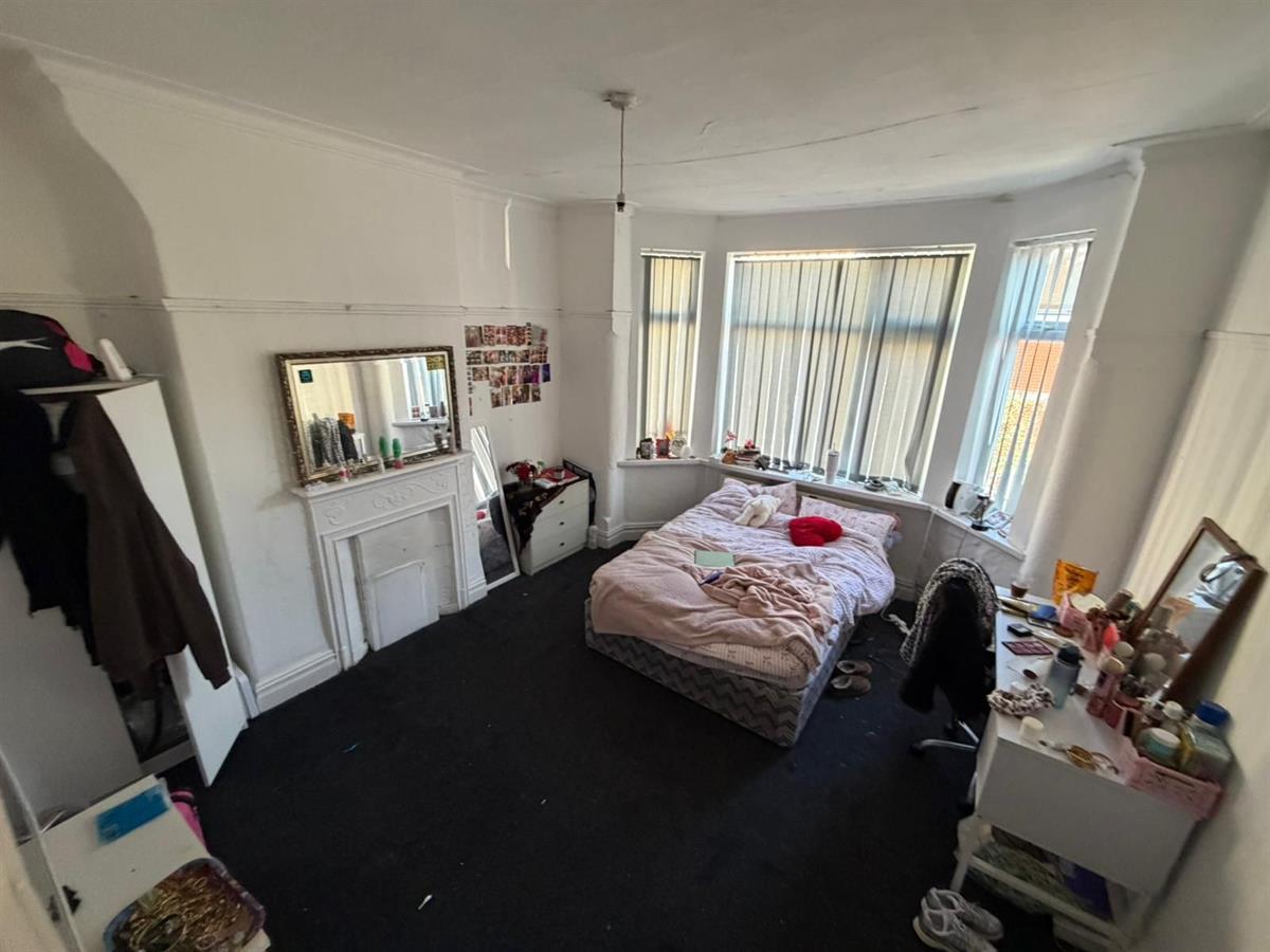 4 bed Semi Detached for rent in Manchester. From Buraq Estates 4 bed Semi Detached for rent in Manchester. From Buraq Estates