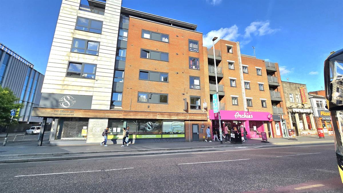 1 bed 1st Floor Flat for rent in Manchester. From Buraq Estates