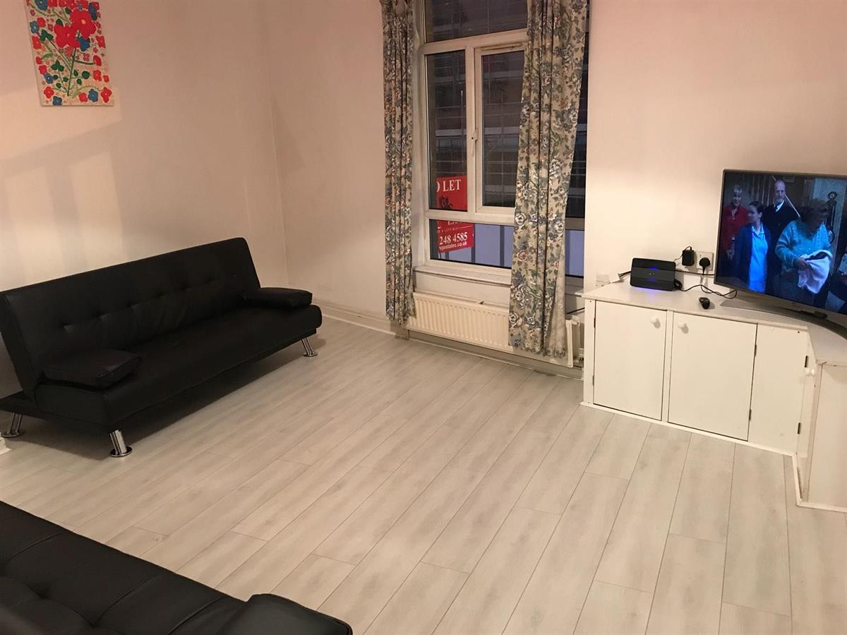 5 bed Apartment for rent in Manchester. From Buraq Estates