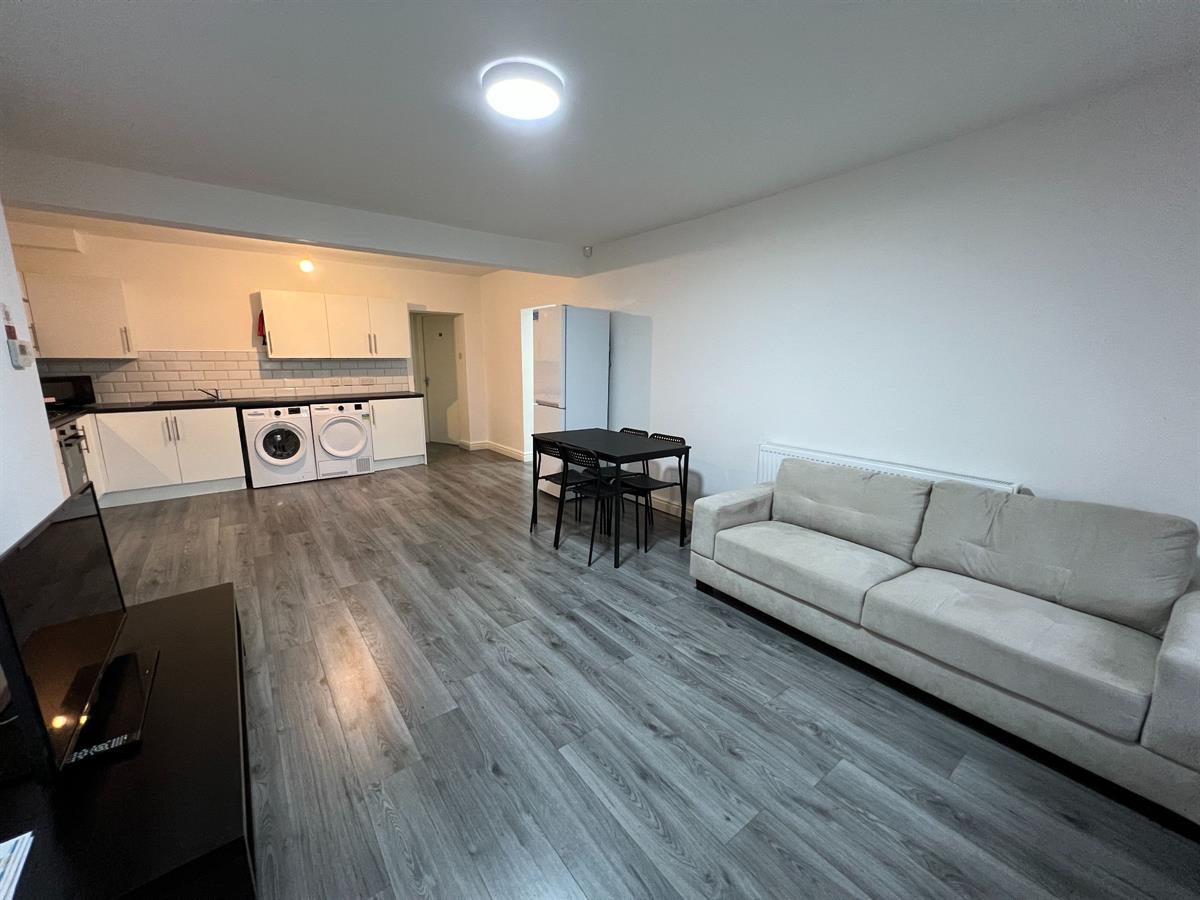 2 bed Detached for rent in Manchester. From Buraq Estates