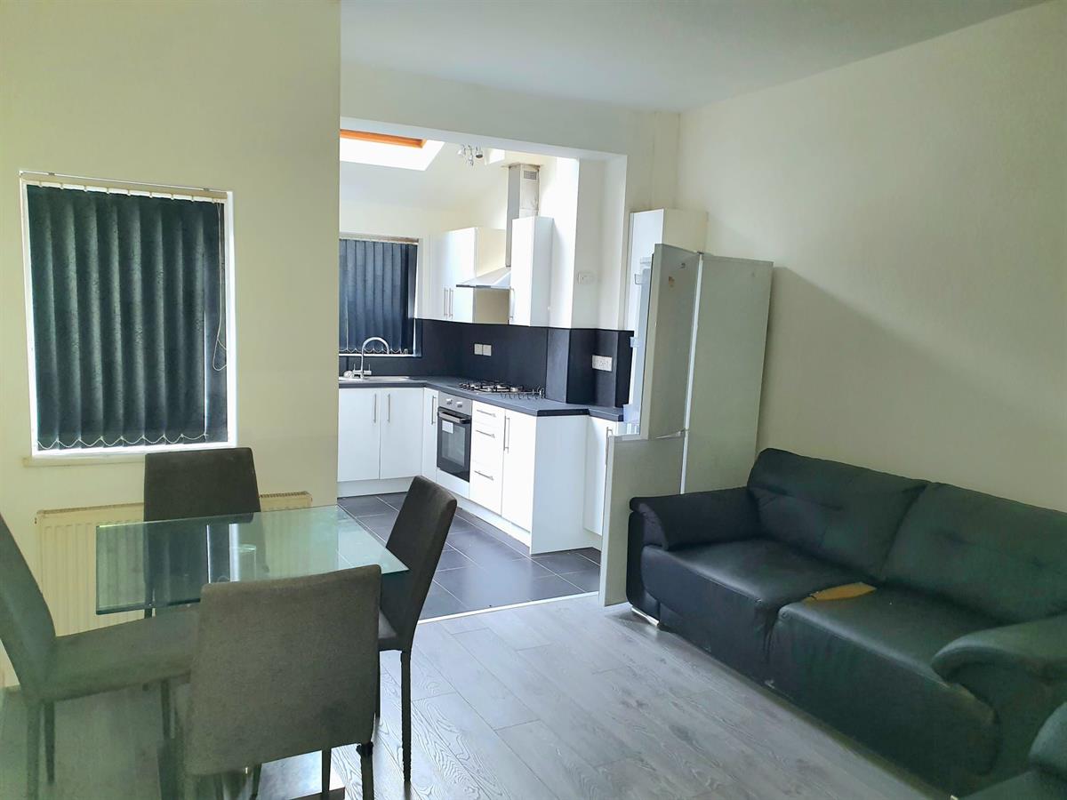 3 bed Mid Terraced House for rent in Manchester. From Buraq Estates