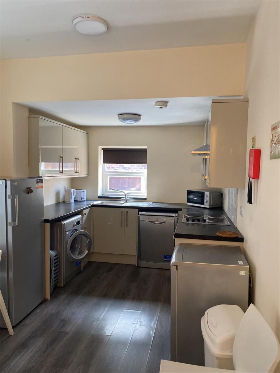 4 bed Semi Detached for rent in Manchester. From Buraq Estates