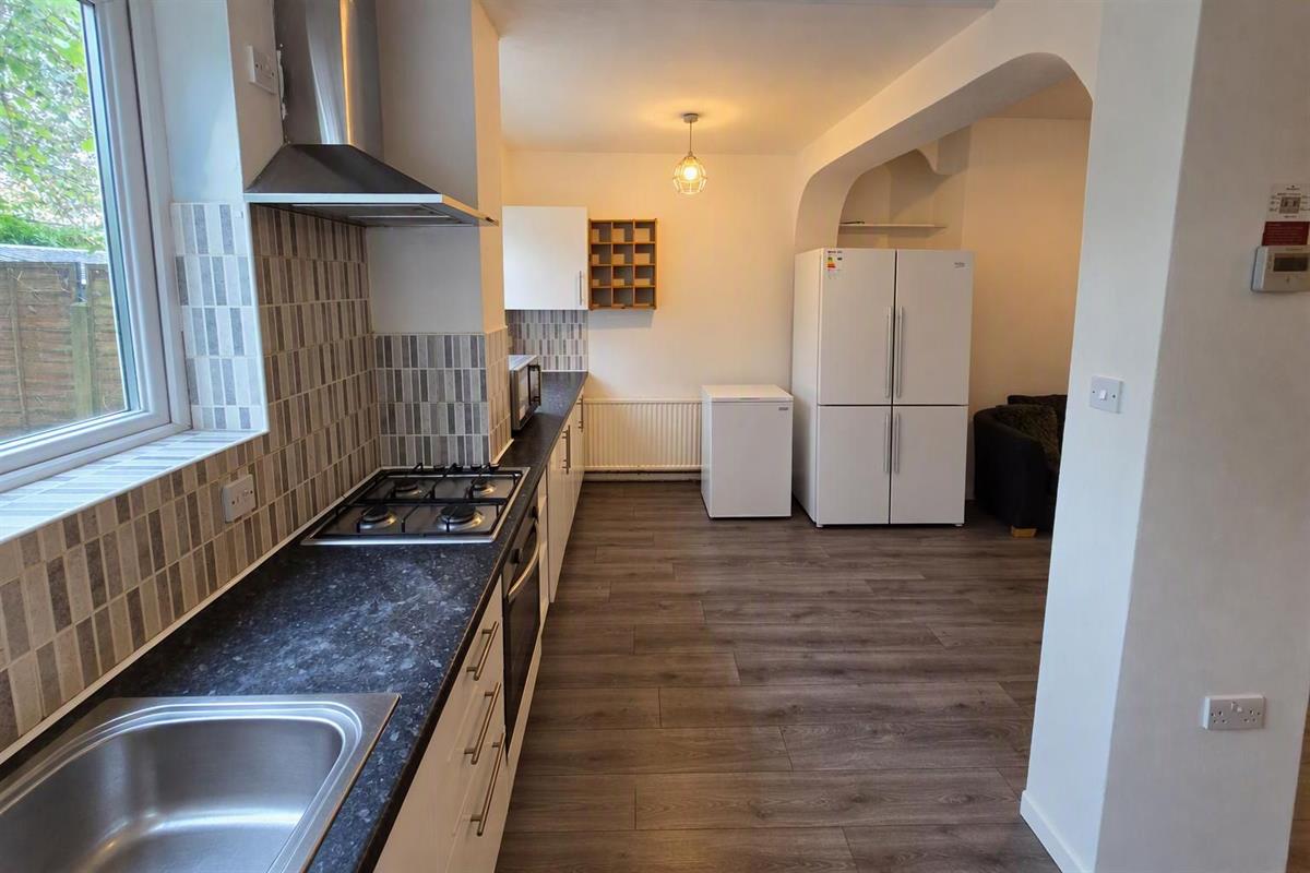 7 bed Semi Detached for rent in Manchester. From Buraq Estates