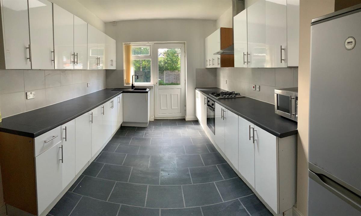 6 bed Semi Detached for rent in Manchester. From Buraq Estates