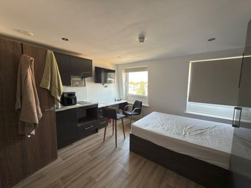 4 bed Studio for rent in Southampton. From Crossmeads - Chichester 4 bed Studio for rent in Southampton. From Crossmeads - Chichester