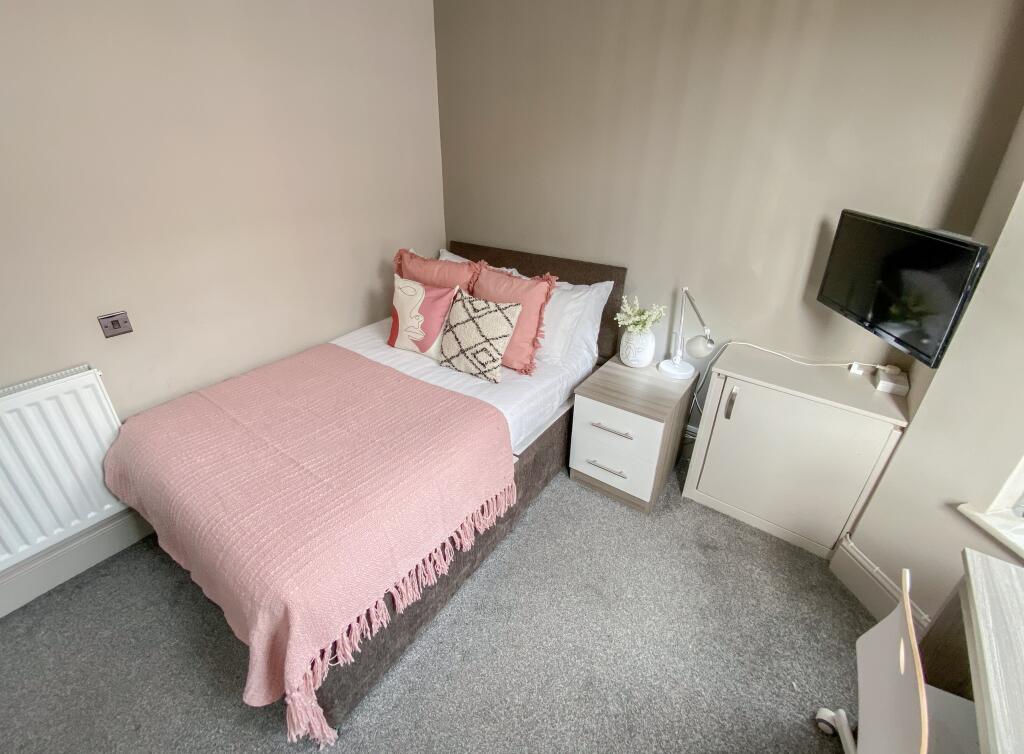 6 bed Mid Terraced House for rent in Liverpool. From Address Properties - Liverpool