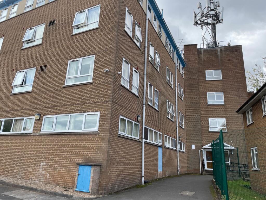 4 bed 1st Floor Flat for rent in Birmingham. From Home4.co.uk - Great Barr 4 bed 1st Floor Flat for rent in Birmingham. From Home4.co.uk - Great Barr