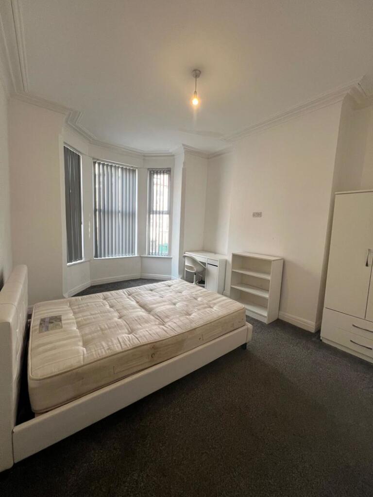 4 bed Semi Detached for rent in Nottingham. From ZEBRAlets - Nottingham 4 bed Semi Detached for rent in Nottingham. From ZEBRAlets - Nottingham