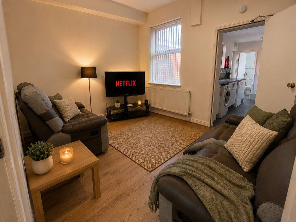 4 bed Mid Terraced House for rent in Nottingham. From ZEBRAlets - Nottingham