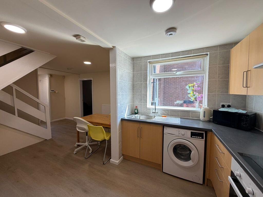 2 bed Detached for rent in Nottingham. From ZEBRAlets - Nottingham 2 bed Detached for rent in Nottingham. From ZEBRAlets - Nottingham