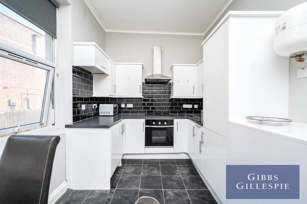 2 bed 1st Floor Flat for rent in Uxbridge. From Gibbs Gillespie - Uxbridge
