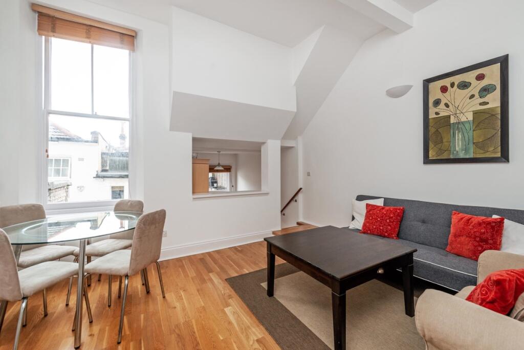 1 bed 1st Floor Flat for rent in Kensington. From Kinleigh Folkard & Hayward - Sales - Fulham and Chelsea