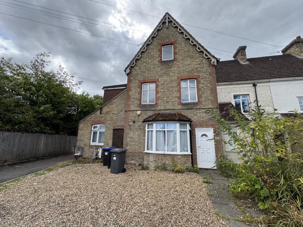 5 bed End of Terrace for rent in Egham. From Browns Estate Agents - Englefield Green