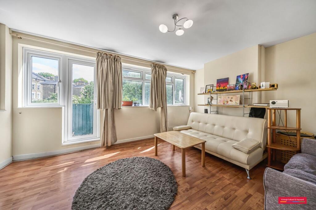3 bed 1st Floor Flat for rent in Deptford. From Kinleigh Folkard & Hayward - Sales - Peckham Rye