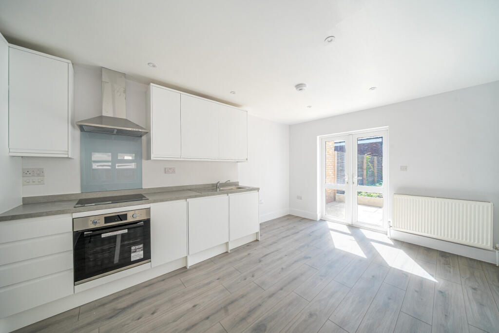 2 bed 1st Floor Flat for rent in London. From Kinleigh Folkard & Hayward - Sales - Tooting