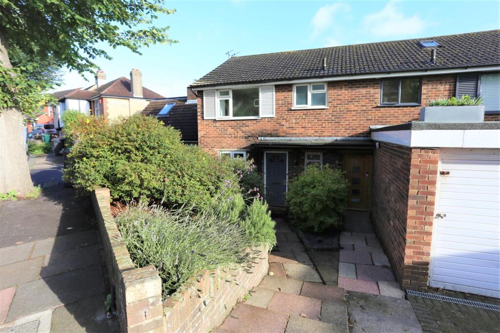 4 bed Detached for rent in Brighton and Hove. From Property Moves