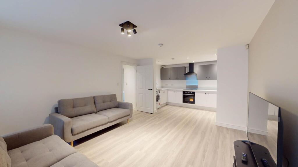 5 bed 1st Floor Flat for rent in Gatley. From Flax & Co - Manchester