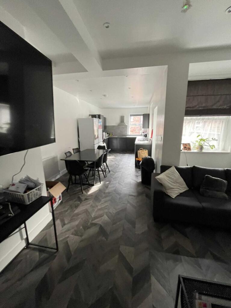 6 bed Mid Terraced House for rent in Manchester. From Flax & Co - Manchester