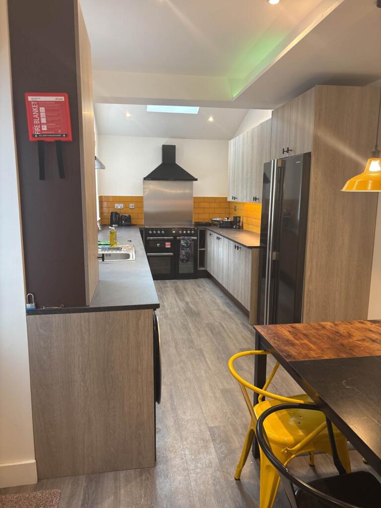 6 bed Mid Terraced House for rent in Stockport. From Flax & Co - Manchester