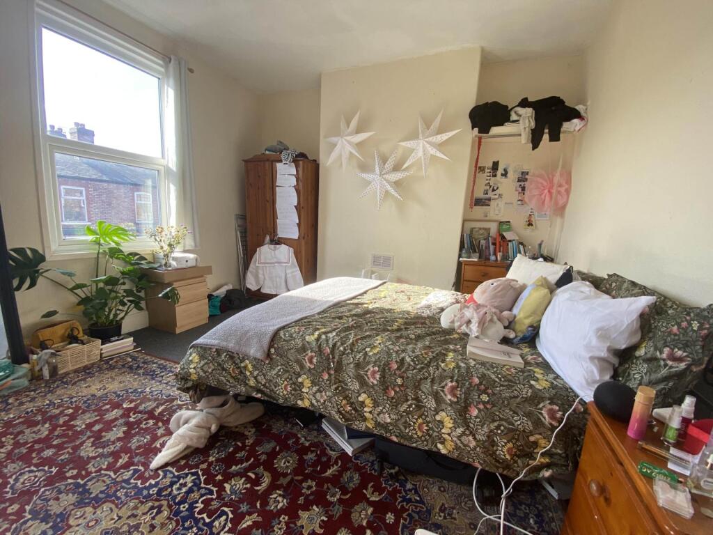 4 bed Mid Terraced House for rent in Gatley. From Flax & Co - Manchester 4 bed Mid Terraced House for rent in Gatley. From Flax & Co - Manchester