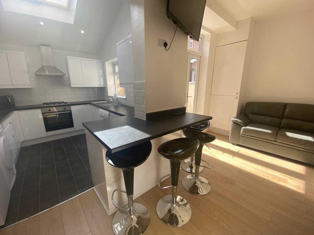 5 bed Mid Terraced House for rent in Manchester. From Flax & Co - Manchester