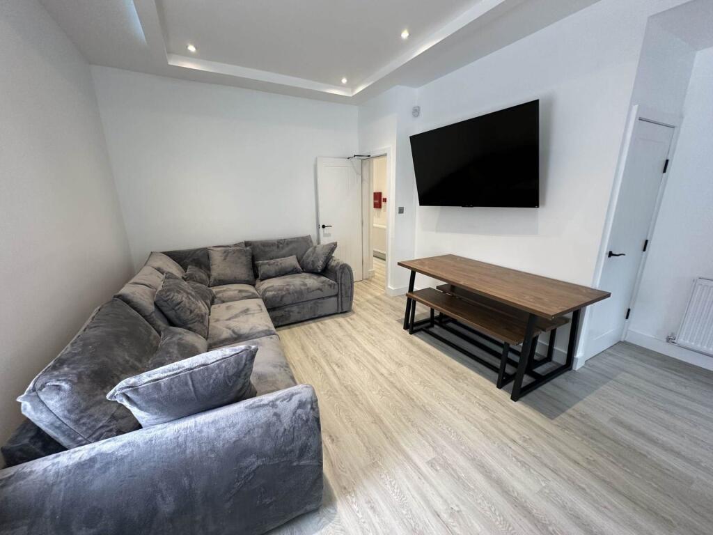 6 bed Mid Terraced House for rent in Manchester. From Flax & Co - Manchester