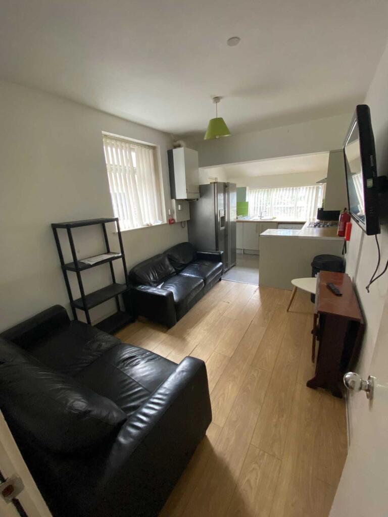 6 bed Mid Terraced House for rent in Manchester. From Flax & Co - Manchester