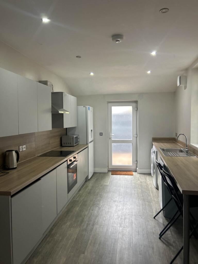 5 bed Semi Detached for rent in Manchester. From Flax & Co - Manchester
