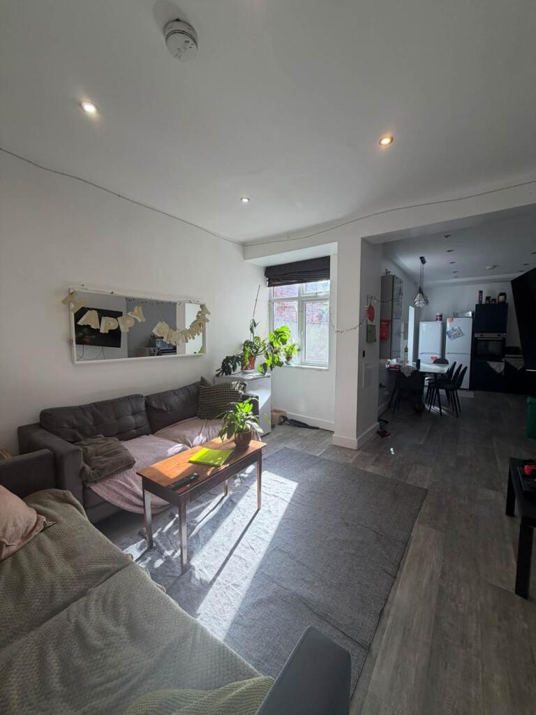 6 bed Mid Terraced House for rent in Manchester. From Flax & Co - Manchester